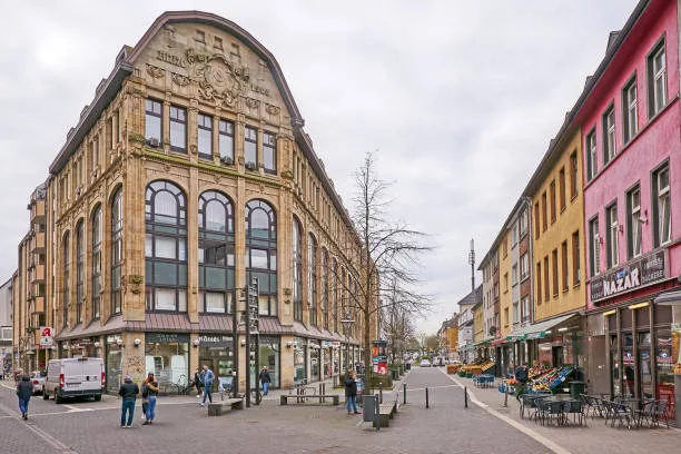 Düsseldorf Krefeld Chauffeur-Transfer mit Premium-Limousine