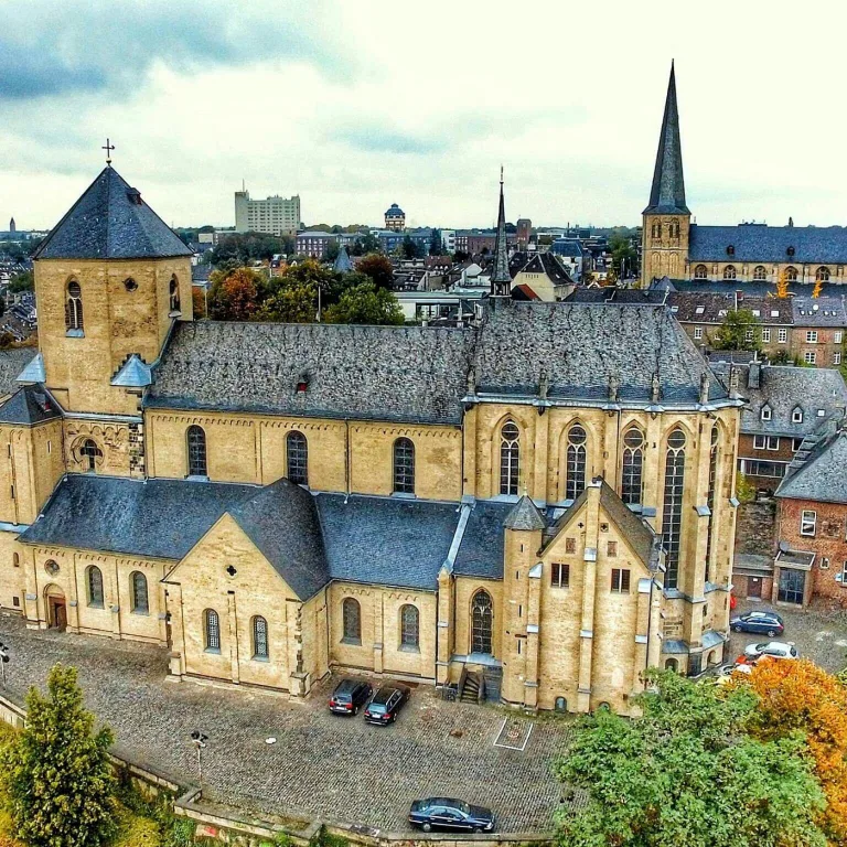 Düsseldorf Mönchengladbach Flughafentransfer mit Premium Shuttle